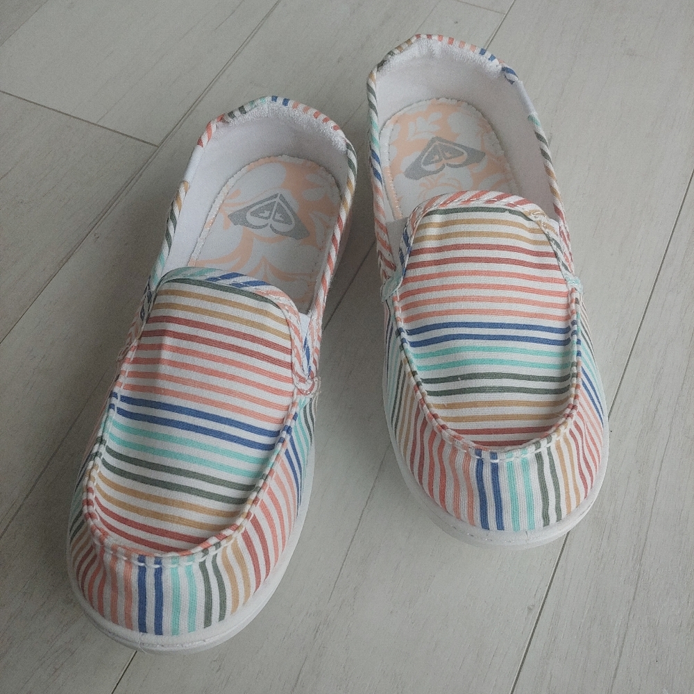ROXY NWOT Minnow Stripe Slip-On Shoes